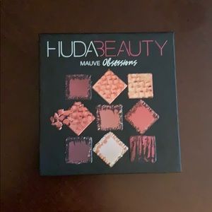 Huda Beauty Mauve Obsessions
